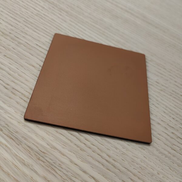 Ølbrik / Coaster / Bordskåner i ægte læder - 3mm tykkelse i farven Cognac